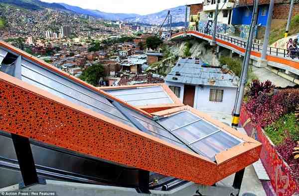 Medellin_escalator_4