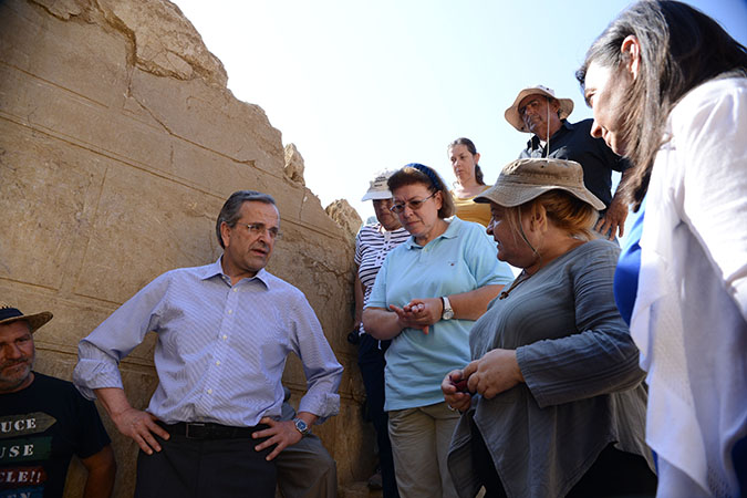 greek-pm-antonis-samaras-his-wife-learn-more-about-ancient-amphipolis-tomb