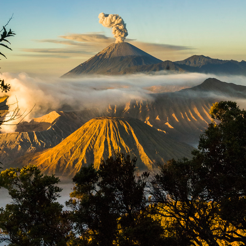 mount bromo indonesia volcano (1)