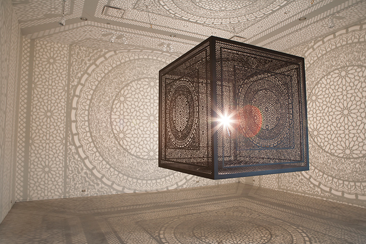 shadow-cube-light-installation-art-interesctions-by-anila-quayyum-agha-(3)