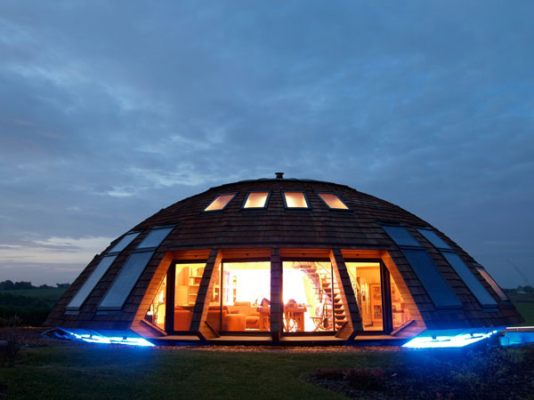 perierga.gr - Domespace: Εντυπωσιακό σπίτι σε σχήμα ιπτάμενου δίσκου!