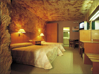 877065-desert-cave-hotel