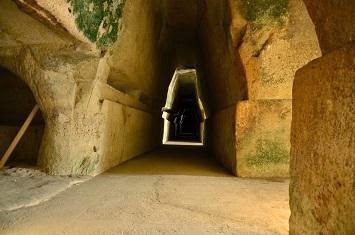 Caves_Entrance
